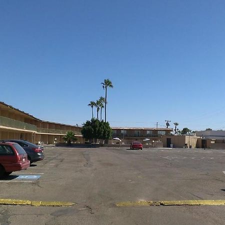 Royal Motor Inn Yuma Exterior photo