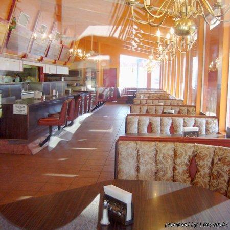 Royal Motor Inn Yuma Restaurant photo