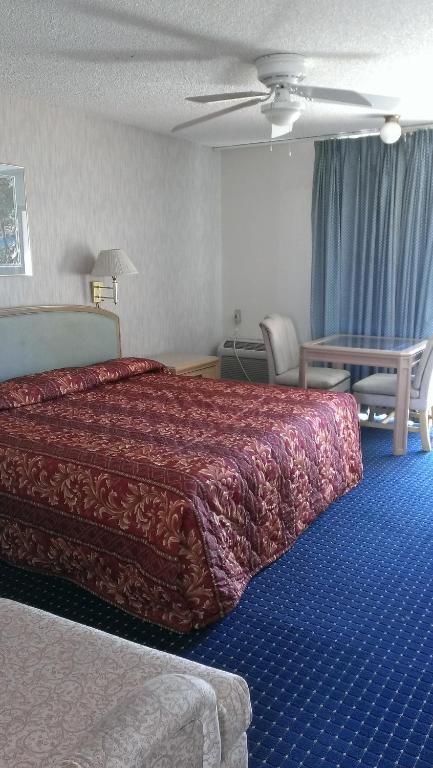 Royal Motor Inn Yuma Room photo